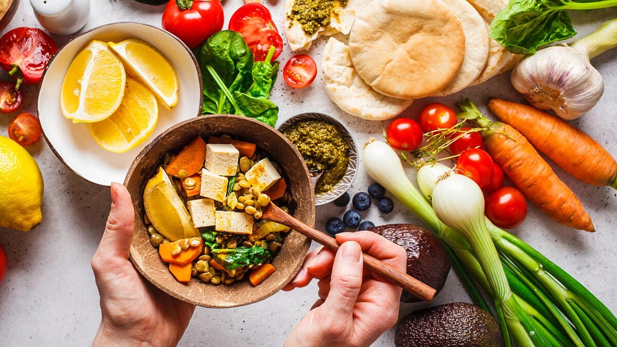 ಹದಿಹರೆಯದ ಹೆಣ್ಣುಮಕ್ಕಳ ಆಹಾರ ಪದ್ಧತಿ ಹೀಗಿದ್ದರೆ ಚೆನ್ನ ಎನ್ನುತ್ತಾರೆ ವೈದ್ಯರು