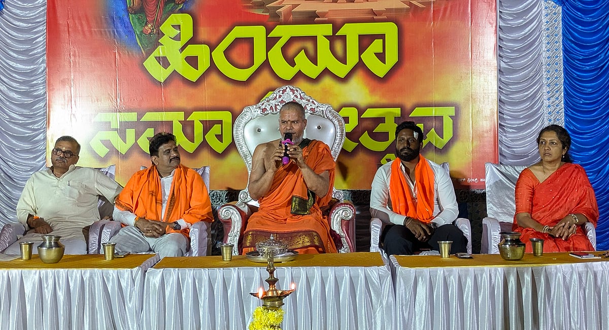 ಒಡೆದು ಆಳುವ ನೀತಿ ದೇಶಕ್ಕೆ ಮಾರಕ: ಮುಂಗೇಶ್ ಬೆಂಡೆ 