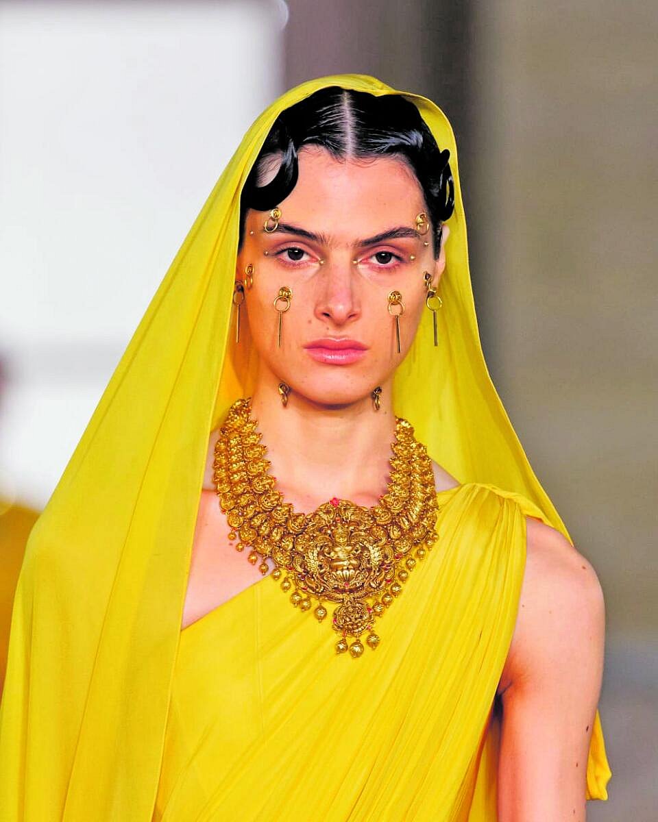 ಪ್ಯಾರಿಸ್‌ನಲ್ಲಿ ‘ಇಂದ್ರಿಯ’ ಆಭರಣ ಪ್ರದರ್ಶನ