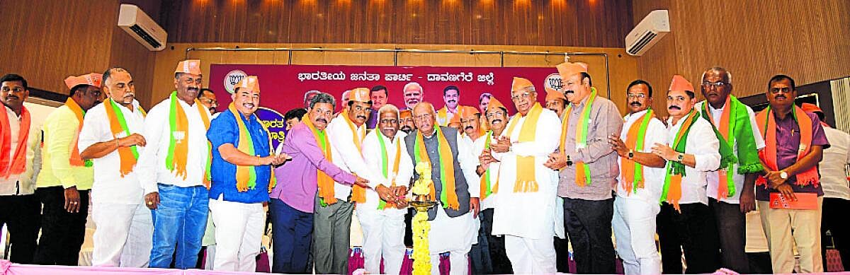 ದಾವಣಗೆರೆ | ಹಳ್ಳಿ ಹಳ್ಳಿಯಲ್ಲೂ ಅರಿವು ಮೂಡಿಸಿ–ಈರಣ್ಣ ಕಡಾಡಿ