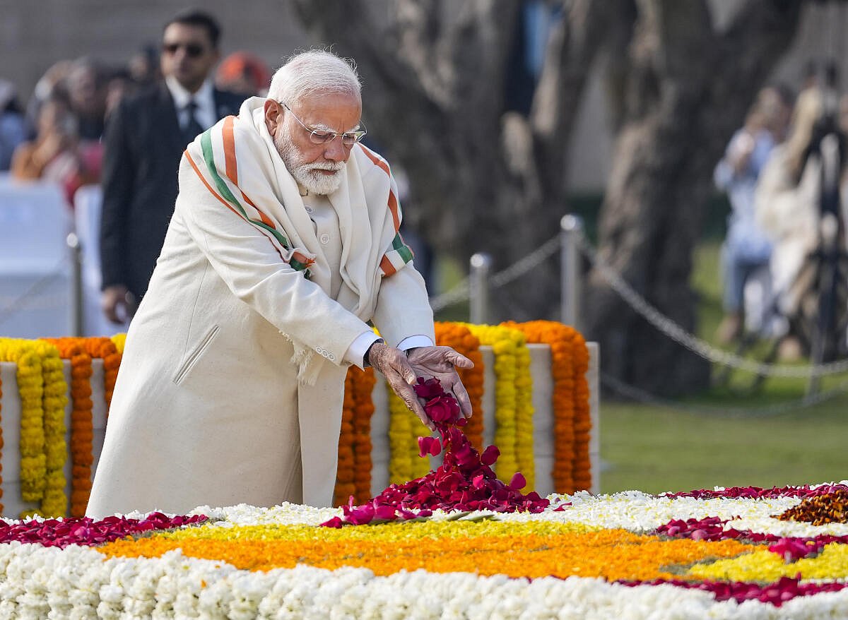 ಮಹಾತ್ಮ ಗಾಂಧಿ ಪುಣ್ಯತಿಥಿ: ರಾಷ್ಟ್ರಪತಿ ಮುರ್ಮು, ಪ್ರಧಾನಿ ಮೋದಿ ಸೇರಿ ಗಣ್ಯರ ನಮನ