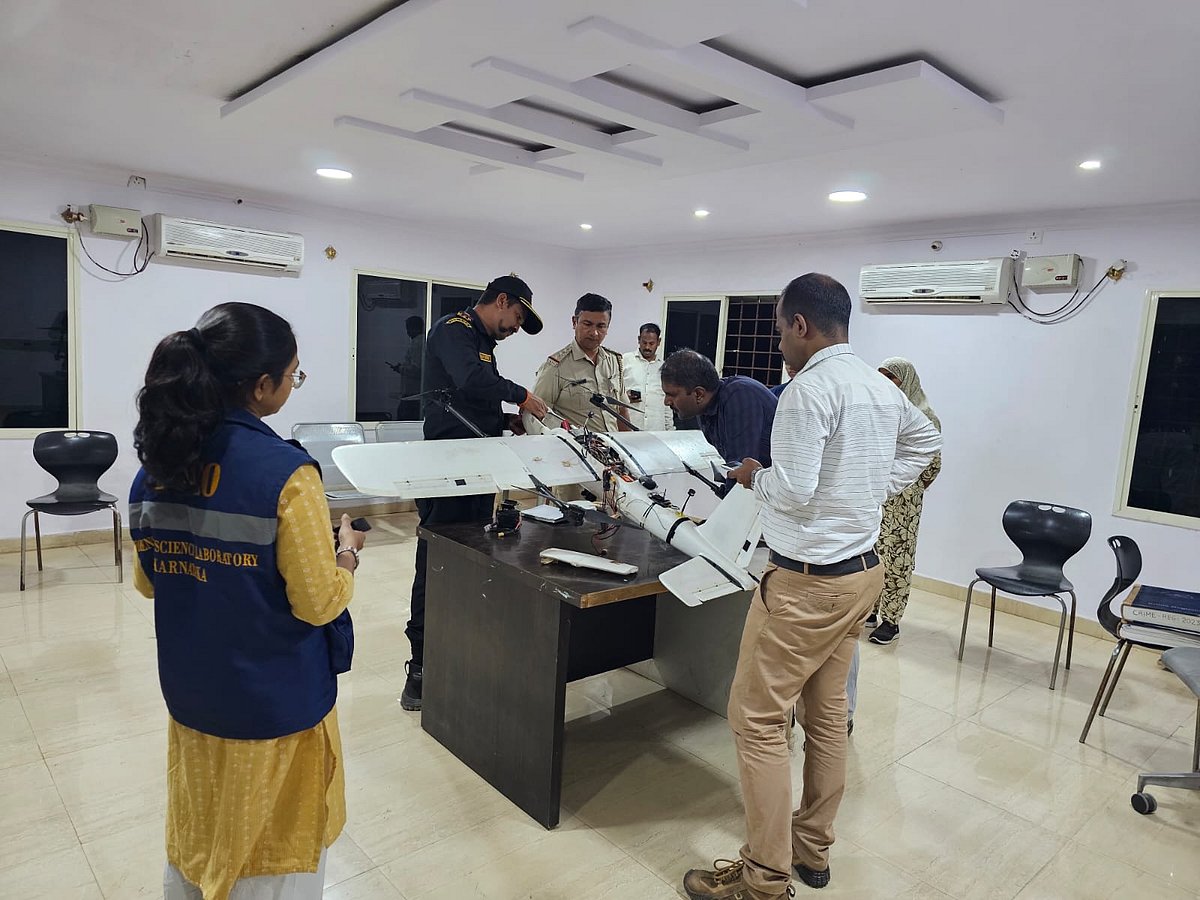 ದೊಡ್ಡಬಳ್ಳಾಪುರ ಬಳಿ ವಿಮಾನ ಮಾದರಿಯ ಡ್ರೋನ್ ಪತ್ತೆ: ಪೊಲೀಸರ ವಶಕ್ಕೆ