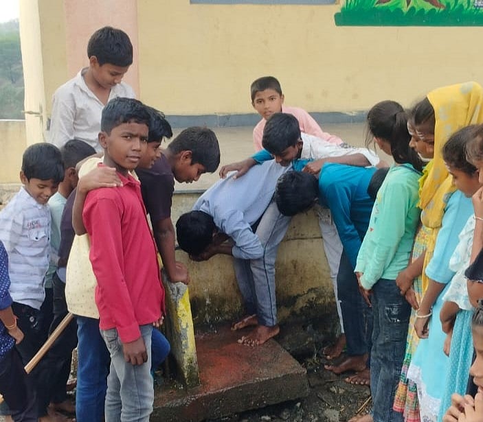 ನಾಗಮಾರಪಳ್ಳಿ: ಕುಡಿಯುವ ನೀರಿಗೆ ವಿದ್ಯಾರ್ಥಿಗಳ ಪರದಾಟ