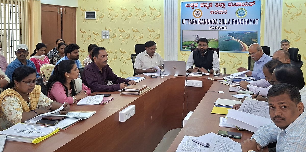 ಕಾರವಾರ| ಕುಡಿಯುವ ನೀರಿನ ಕಾಮಗಾರಿ ಅನುಷ್ಠಾನಕ್ಕೆ ಸೂಚನೆ: ಡಾ.ದಿಲೀಷ್ ಶಶಿ