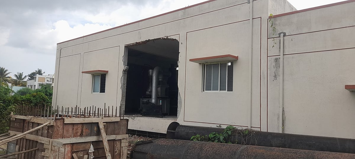 ಬಂಗಾರಪೇಟೆ|ತುಕ್ಕು ಹಿಡಿದ ಅನಿಲ ಚಿತಾಗಾರ:ಕಾಮಗಾರಿ ಅಪೂರ್ಣವಾಗಿದ್ದರೂ ಲೋಕಾರ್ಪಣೆ 