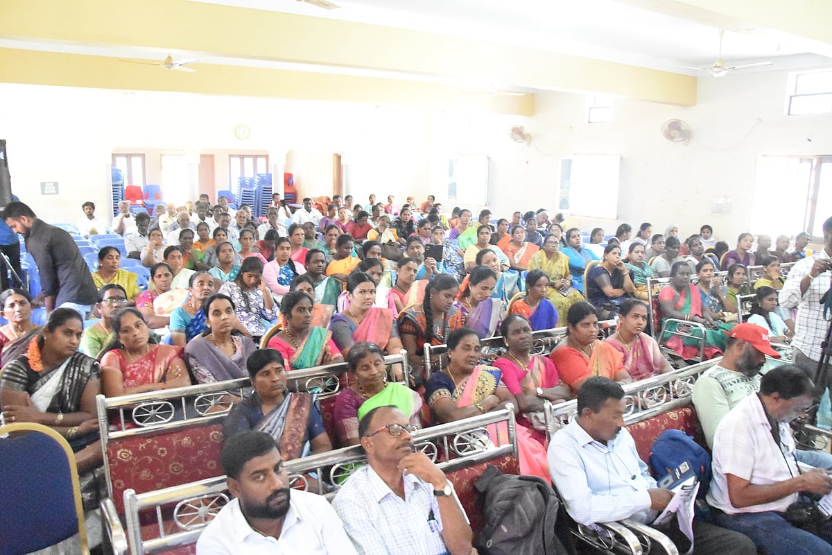 ಚಿಕ್ಕಬಳ್ಳಾಪುರ| ಕೇಂದ್ರದಿಂದ ಕಾರ್ಮಿಕರ ಹಕ್ಕಿನ ದಮನ: ಎಸ್‌. ವರಲಕ್ಷ್ಮಿ