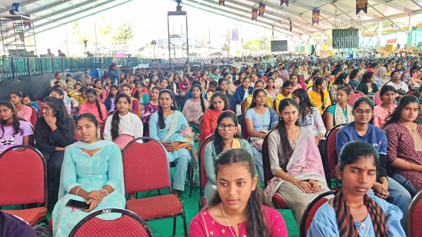 ಕಾರ್ಯಕ್ರಮದಲ್ಲಿ ಪಾಲ್ಗೊಂಡಿದ್ದ ಜನಸ್ತೋಮ