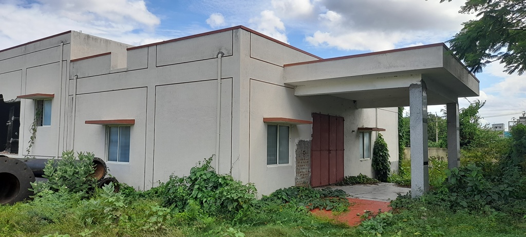 ಬಂಗಾರಪೇಟೆ ನಗರದ ಸ್ಮಶಾನದಲ್ಲಿ ನಿರ್ಮಿಸಲಾದ ಅನಿಲ ಚಿತಾಗಾರಕ್ಕೆ ಬೀಗ