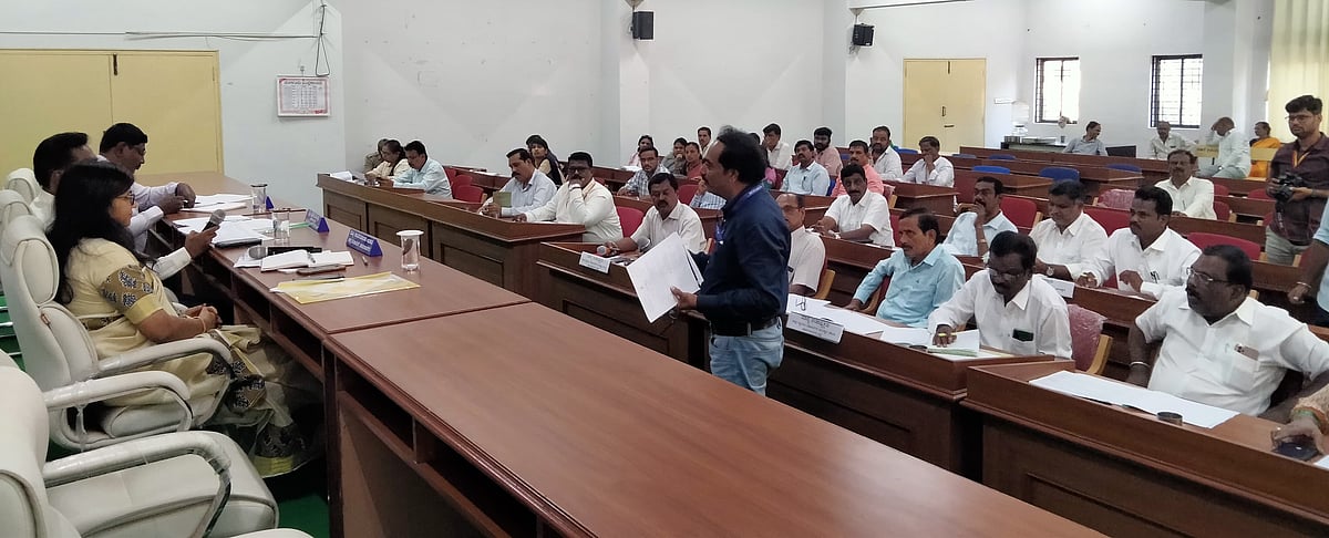 ಗ್ಯಾರಂಟಿ ಯೋಜನೆ: ಅರ್ಹರಿಗೆ ತೊಂದರೆಯಾಗದಿರಲಿ