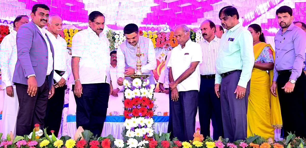 ಬಾಗೇಪಲ್ಲಿ: ನ್ಯಾಷನಲ್ ಪದವಿ ಪೂರ್ವ ಕಾಲೇಜಿನಲ್ಲಿ ಗುರುವಂದನೆ