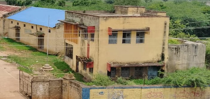 ಮುಳಗುಂದ | ಅಭಿವೃದ್ಧಿಗೆ ಕಾದಿರುವ ಎಪಿಎಂಸಿ ಉಪ ಮಾರುಕಟ್ಟೆ