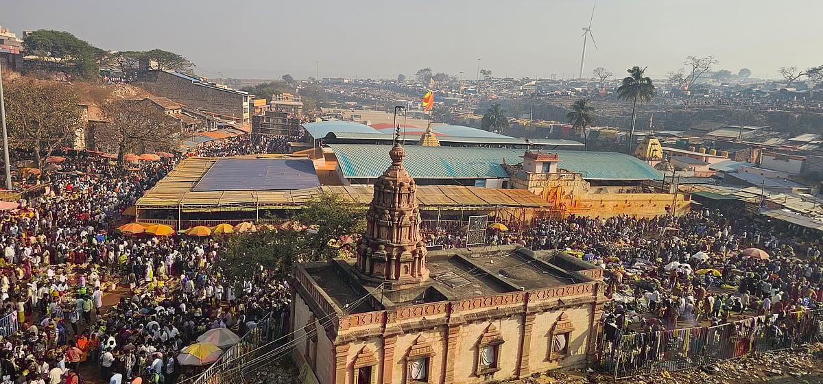 ಯಲ್ಲಮ್ಮನ ಸನ್ನಿಧಿಯಲ್ಲಿ ಹುಣ್ಣಿಮೆಯ ಸಂಭ್ರಮ: ಹರಿದುಬಂದ ಭಕ್ತಸಾಗರ