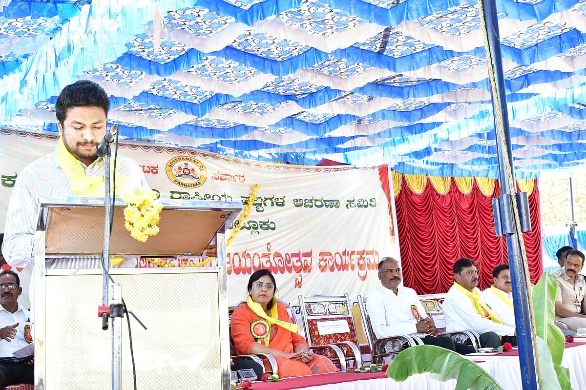 ಮಡಿವಾಳ ಮಾಚಯ್ಯ ಜಯಂತಿ | ಮಹನೀಯರ ಚಿಂತನೆ ಪರಿಚಯಿಸಿ: ಶಾಸಕ ದರ್ಶನ್ ಧ್ರುವನಾರಾಯಣ