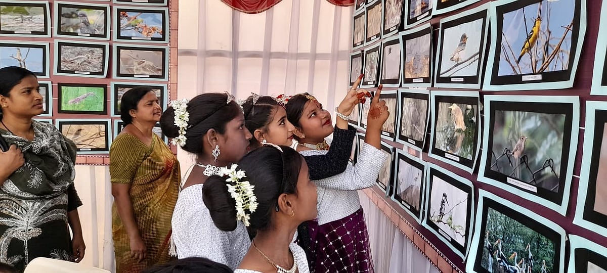 ರಾಯಚೂರು ‘ಮಕ್ಕಳ ಹಬ್ಬ’: ಉತ್ಸಾಹದ ಅಲೆ ಎಬ್ಬಿಸಿದ ಹುಂಜ, ಬೆರಗುಗೊಳಿಸಿದ ಜಾದೂ