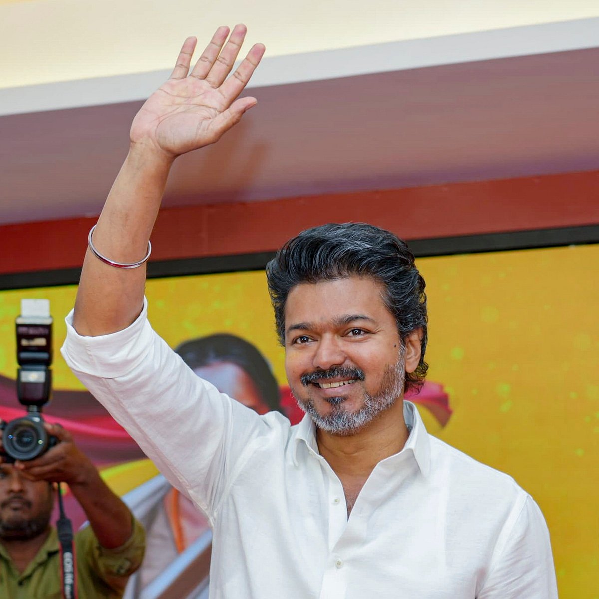 ಟಿವಿಕೆ ಏಕಾಂಗಿಯಾಗಿ ಡಿಎಂಕೆಯನ್ನು ಮಣಿಸಬಲ್ಲದು: ವಿಜಯ್ 