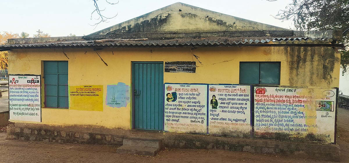 ಗುಡಿ ಕೈಗಾರಿಕೆ ಹೆಸರಿನ ಕಟ್ಟಡ: ಉದ್ದೇಶವಿಲ್ಲದೆ ನಿರ್ಮಾಣ, ಉಪಯೋಗವಿಲ್ಲದೆ ಖರ್ಚು