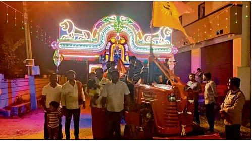 ಮದ್ದೂರು | ಎಲ್ಲಮ್ಮ ದೇವಿ ಮುತ್ತಿನ ಪಲ್ಲಕ್ಕಿ ಉತ್ಸವ: ಹರಿದು ಬಂದ ಭಕ್ತರು