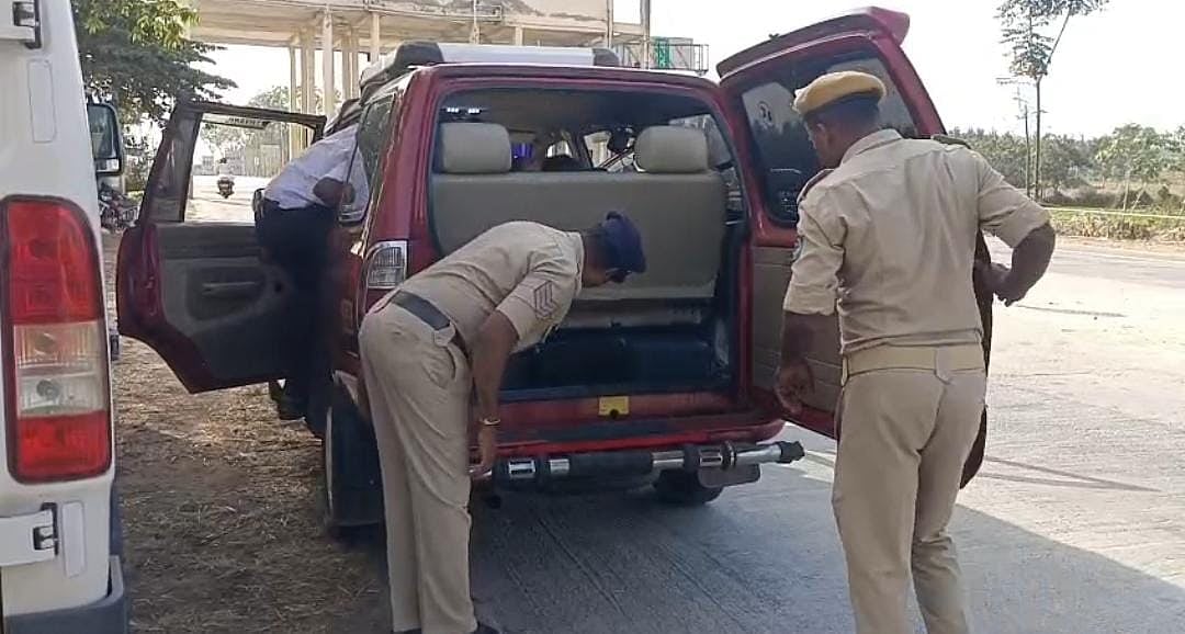 ಗುಂಡ್ಲುಪೇಟೆ| ಹೆದ್ದಾರಿಯಲ್ಲಿ ದರೋಡೆಕೋರರ ಹಾವಳಿ‌‌; 
ಪೊಲೀಸರಿಂದ ತಪಾಸಣೆ