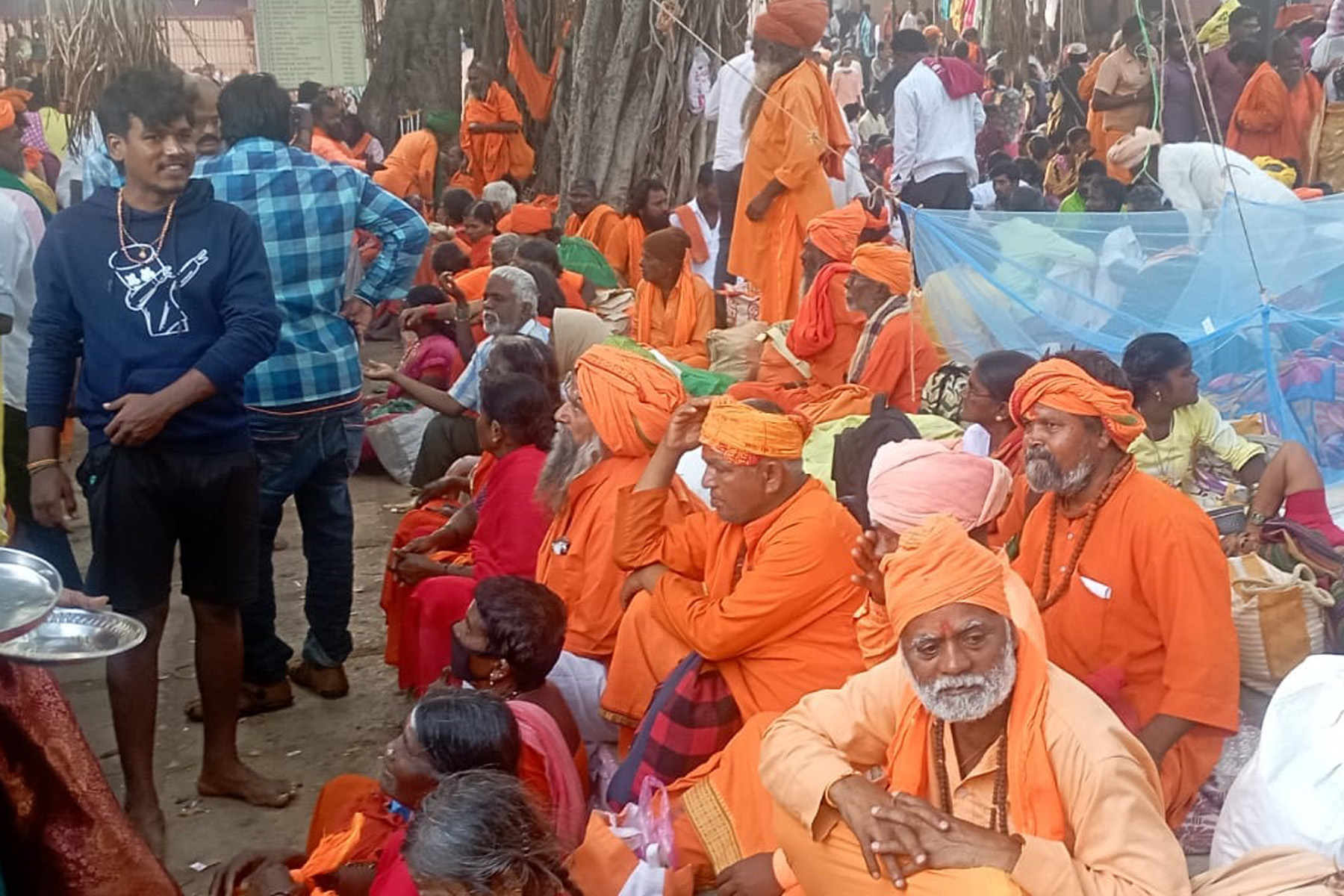 ಕಕ್ಕೇರಾ ಪಟ್ಟಣದ ಸಮೀಪದ ಮೌನೇಶ್ವರ ಜಾತ್ರೆಯಲ್ಲಿ ಶರಣರ ಸಮಾಗಮ.