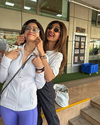 ನಟಿ ಶಮಿತಾ ಅವರು ಹಿಂದಿ ಬಿಗ್‌ಬಾಸ್ 15ರಲ್ಲಿ ಸ್ಪರ್ಧಿಯಾಗಿ ಭಾಗವಹಿಸಿದ್ದರು. 