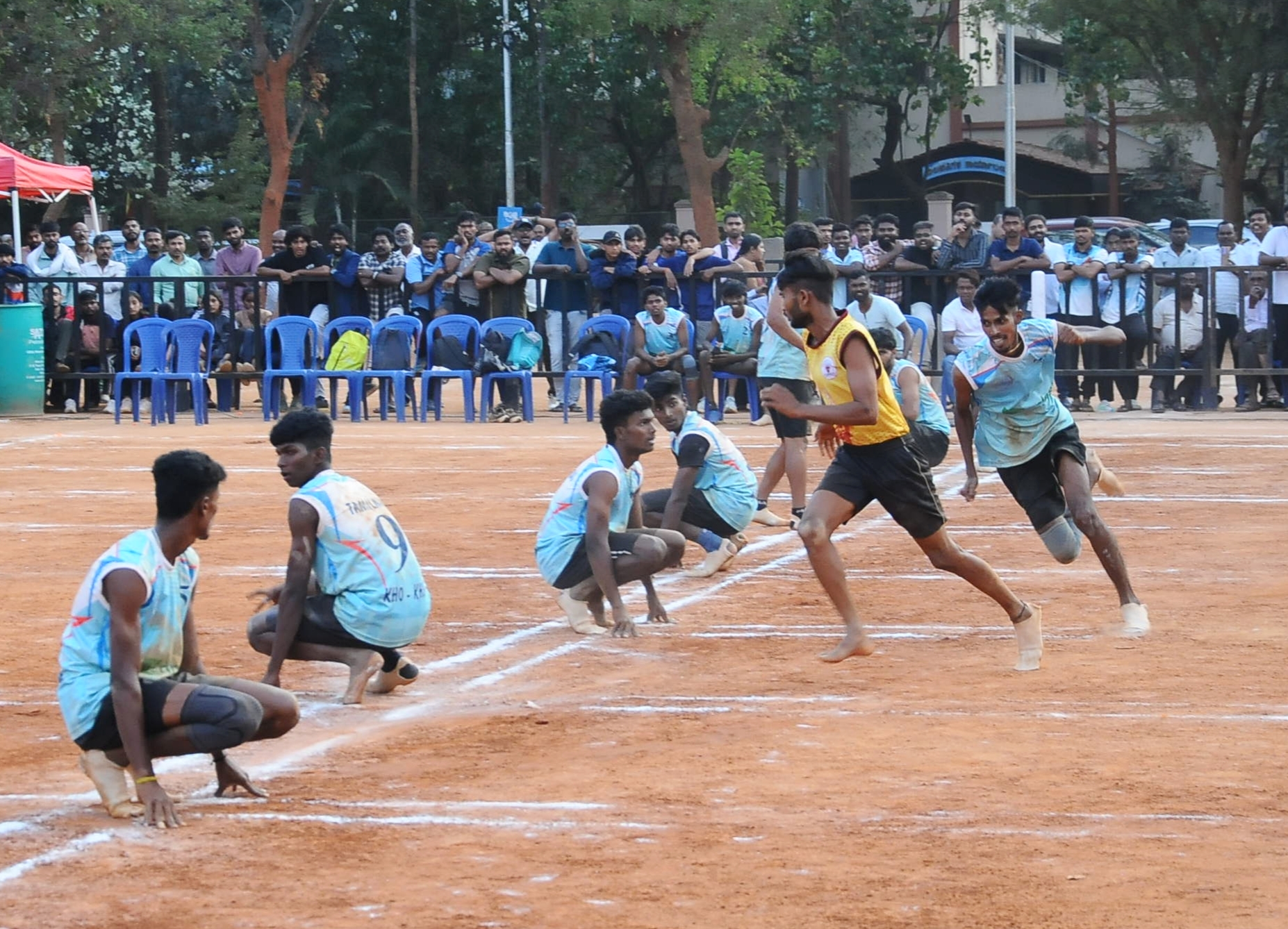 ತುಮಕೂರು ವಿಶ್ವವಿದ್ಯಾಲಯದ ಮೈದಾನದಲ್ಲಿ ಮಂಗಳವಾರ ಕರ್ನಾಟಕ ಮತ್ತು ತಮಿಳುನಾಡು ಮಧ್ಯೆ ನಡೆದ ಫೈನಲ್‌ ಪಂದ್ಯ