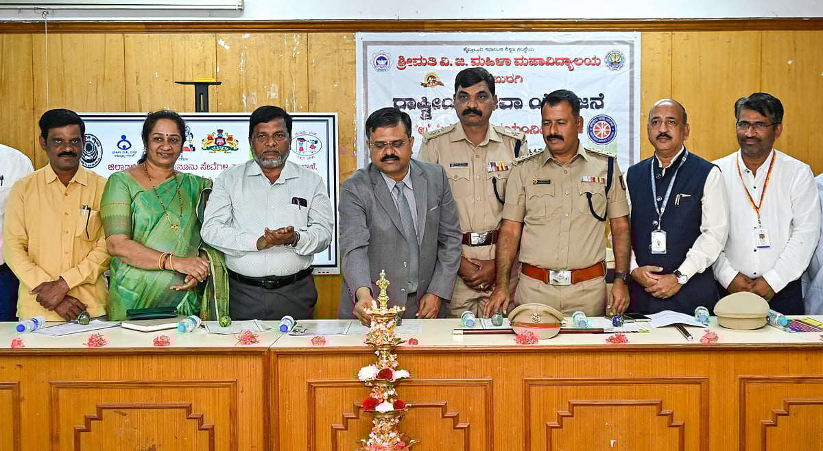 ಕೆಲಸಕ್ಕೆ ಕಳುಹಿಸದೇ ಮಕ್ಕಳಿಗೆ ಶಿಕ್ಷಣ ಕೊಡಿಸಿ: ಶ್ರೀನಿವಾಸ ನವಲೆ