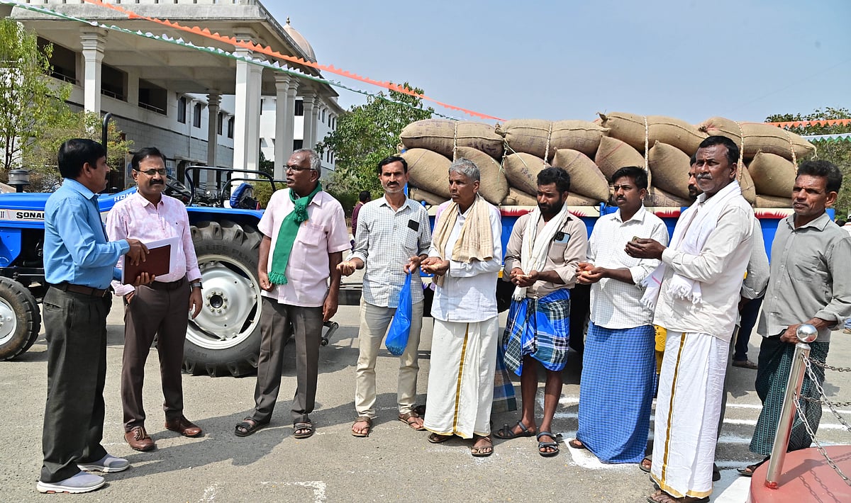 ಮೆಕ್ಕೆಜೋಳ ಖರೀದಿಗೆ ಹಿಂದೇಟು: ಜಿಲ್ಲಾಡಳಿತದ ಮಧ್ಯಪ್ರವೇಶಕ್ಕೆ ಬಿಜೆಪಿ ಒತ್ತಾಯ