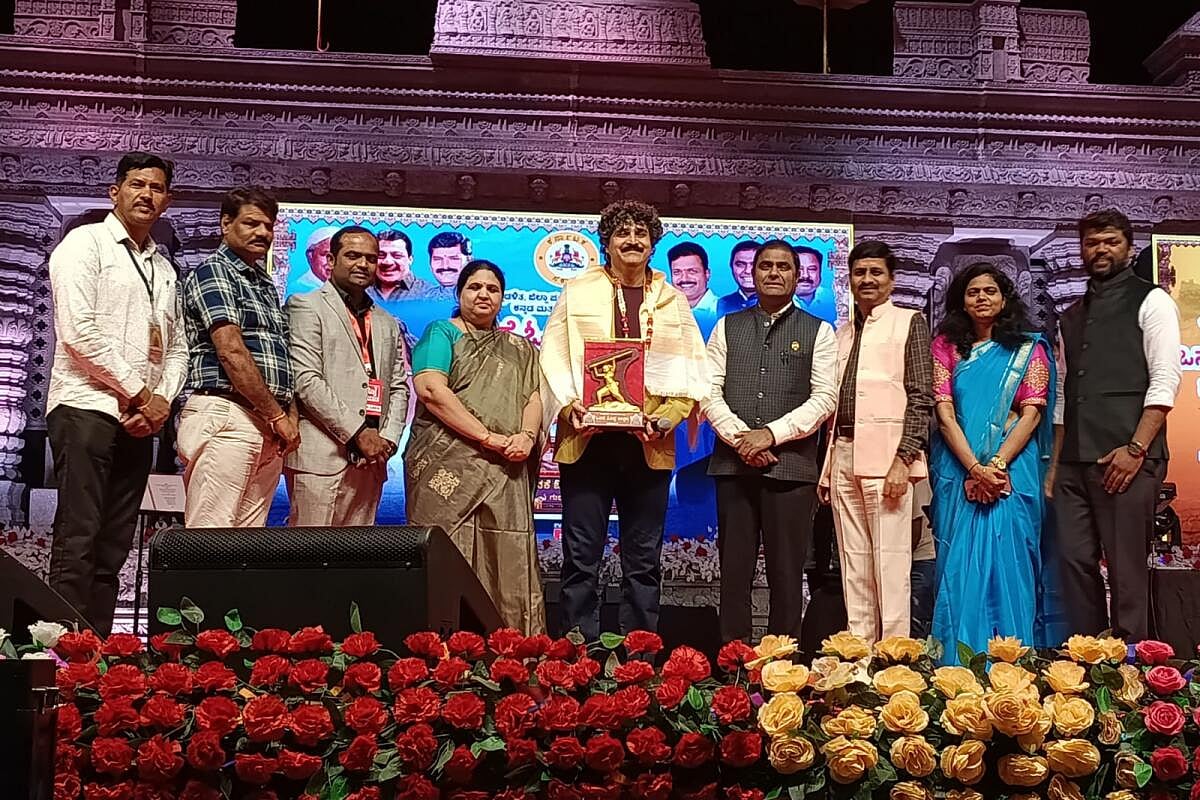 ಕೂಡ್ಲಿಗಿ: ರಾಜೇಶ್ ಕೃಷ್ಣನ್, ಗುರುಕಿರಣ್‌ ಹಾಡಿನ ಮೋಡಿ