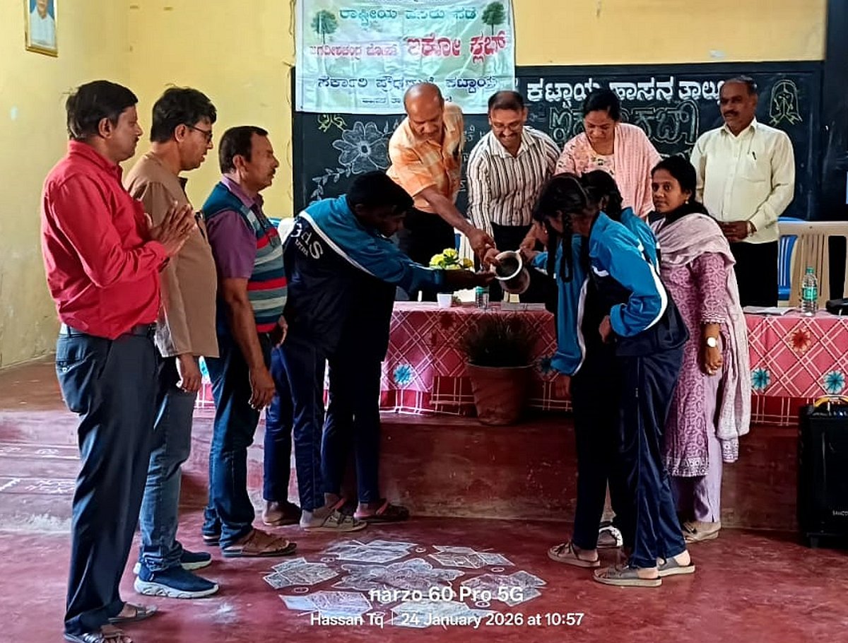 ನಾವು ನಕ್ಷತ್ರಗಳ ದೂಳಿನಿಂದ ಬಂದವರು: ಅಹಮದ್‌ ಹಗರೆ