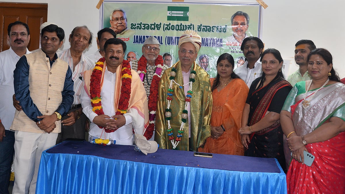 ‌ಹಳಿ ತಪ್ಪಿದ ರೈಲಿನಂತಾಗಿರುವ ರಾಜಕಾರಣ: ಮಹಿಮ ಪಟೇಲ್

