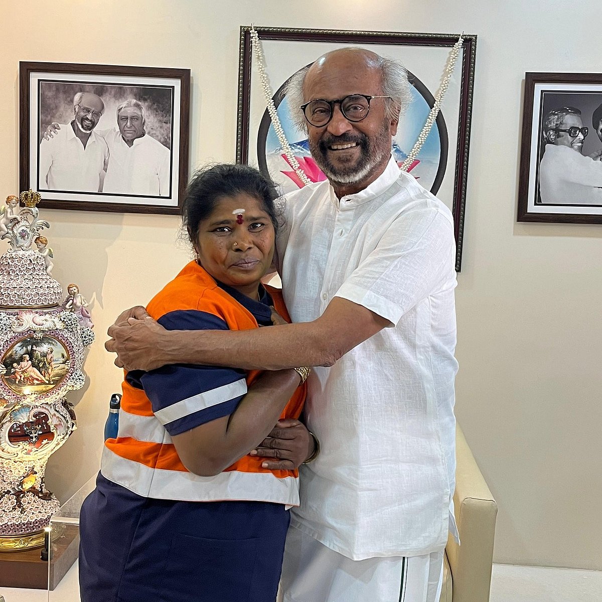 ಪೌರ ಕಾರ್ಮಿಕ ಮಹಿಳೆಯ ಪ್ರಾಮಾಣಿಕತೆ ಮೆಚ್ಚಿ ಚಿನ್ನದ ಸರ ನೀಡಿದ ನಟ ರಜನಿಕಾಂತ್