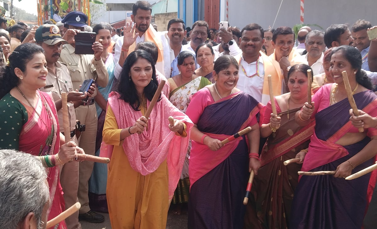 ಹಾಸನ: ಜಿಲ್ಲಾಧಿಕಾರಿ ಕೆ.ಎಸ್.ಲತಾಕುಮಾರಿ ಕೋಲಾಟ