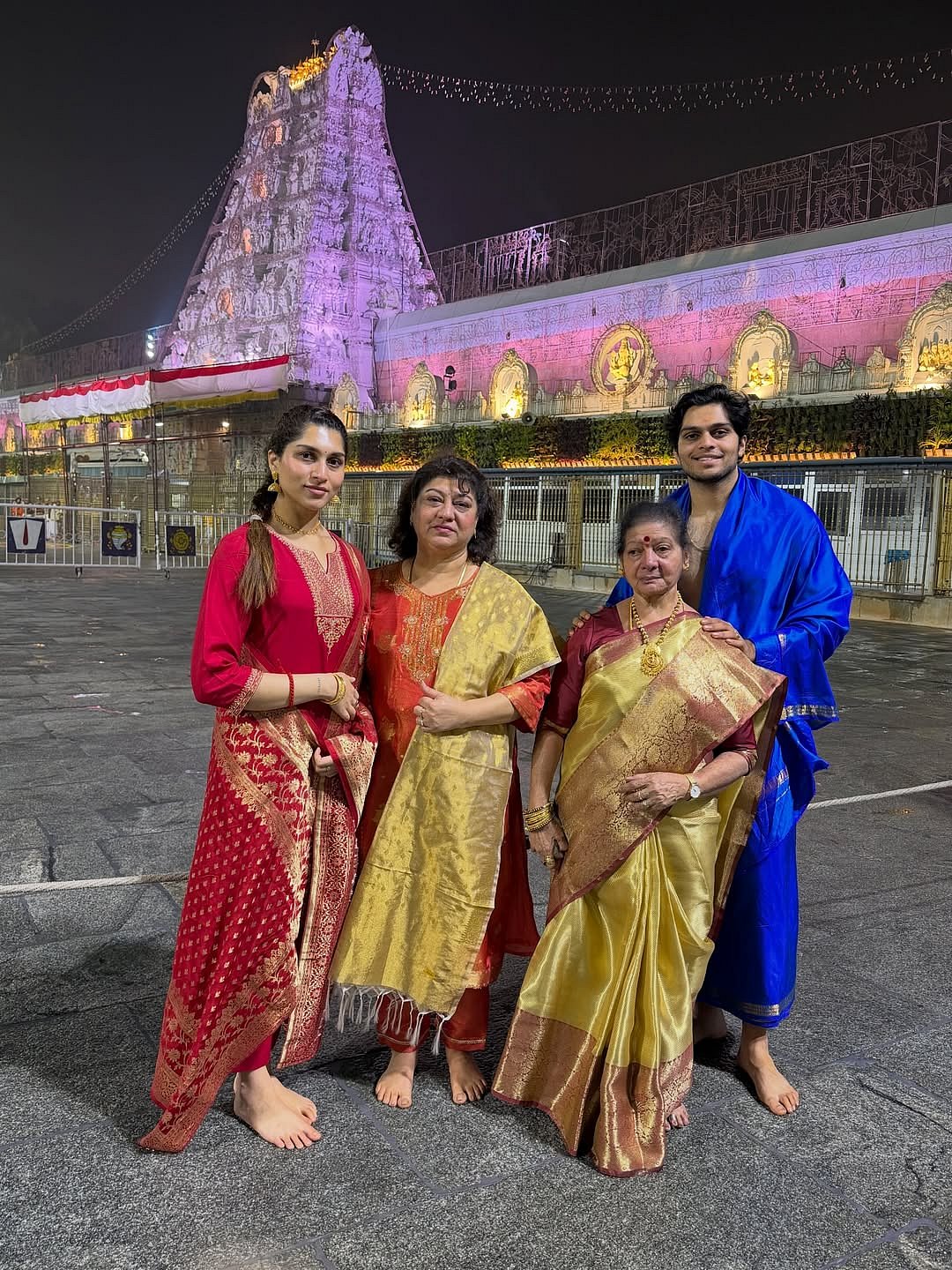 ಮಗಳ ಹುಟ್ಟುಹಬ್ಬಕ್ಕೆ ವೆಂಕಟೇಶ್ವರ ಸನ್ನಿಧಿಯಲ್ಲಿ ಪೂಜೆ ಸಲ್ಲಿಸಿದ ಮಾಲಾಶ್ರೀ