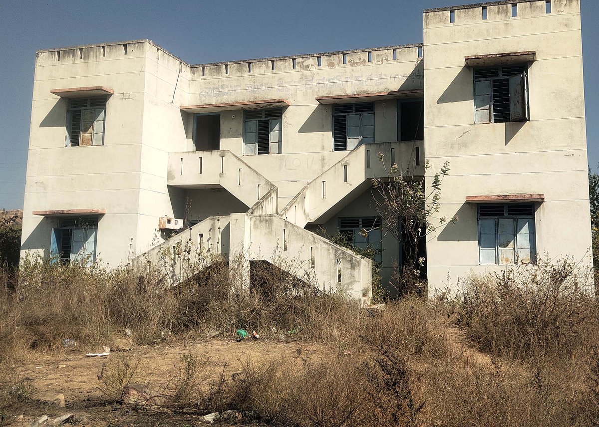 ಪಾತಪಾಳ್ಯ | ಅನೈತಿಕ ಚಟುವಟಿಕೆಗಳ ತಾಣವಾದ ವಸತಿ ಗೃಹ