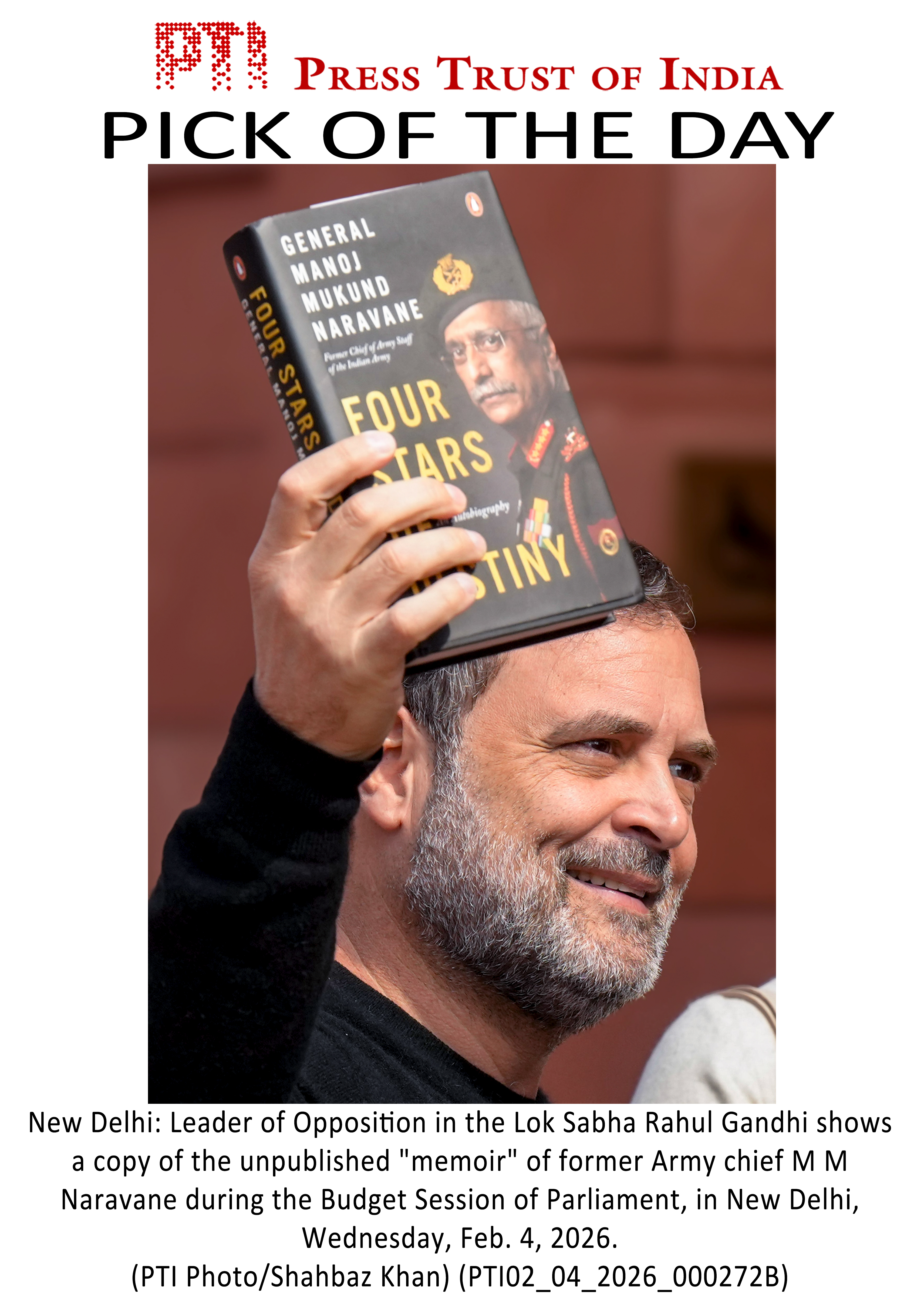 ಎಂ.ಎಂ.ನರವಣೆ ಅವರ ಅಪ್ರಕಟಿತ ಪುಸ್ತಕದ ಪ್ರತಿ ಪ್ರದರ್ಶಿಸಿದ ರಾಹುಲ್‌ ಗಾಂದಿ