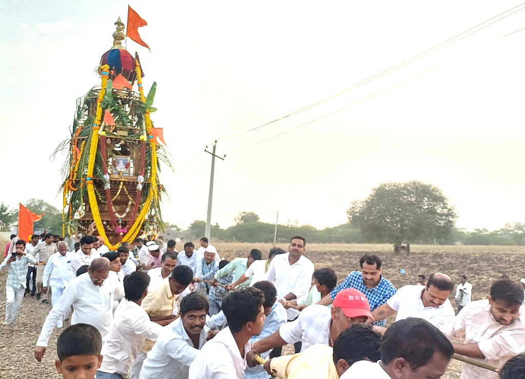 ಬಸವನಬಾಗೇವಾಡಿ | ಗುರು ಆರೂಢರ ರಥೋತ್ಸವ