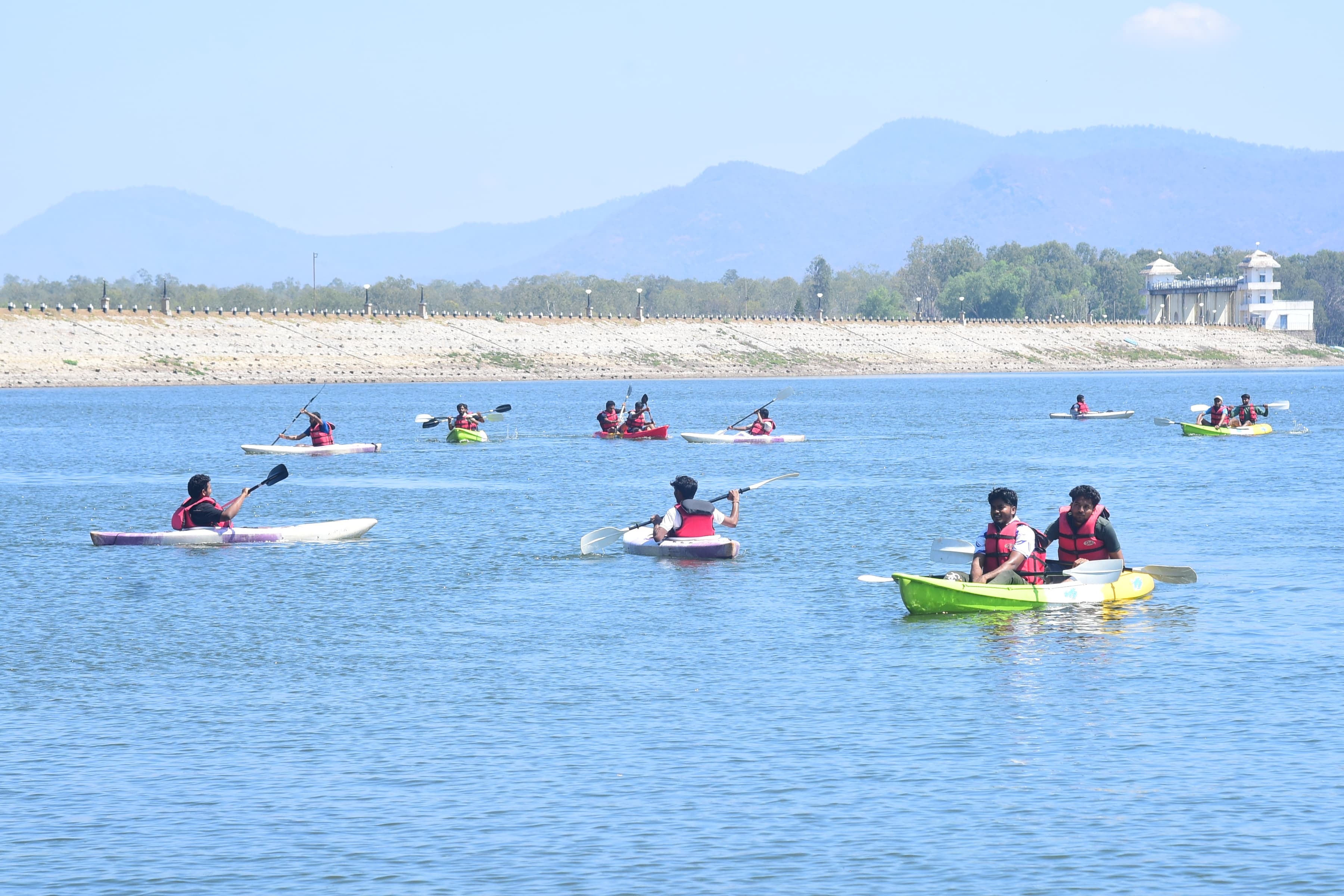 ಜನ ಸಾಹಸ ಕ್ರೀಡೋತ್ಸವದಲ್ಲಿ ಭಾಗವಹಿಸಿದ್ದ ಕಾಲೇಜು ವಿದ್ಯಾರ್ಥಿಗಳು