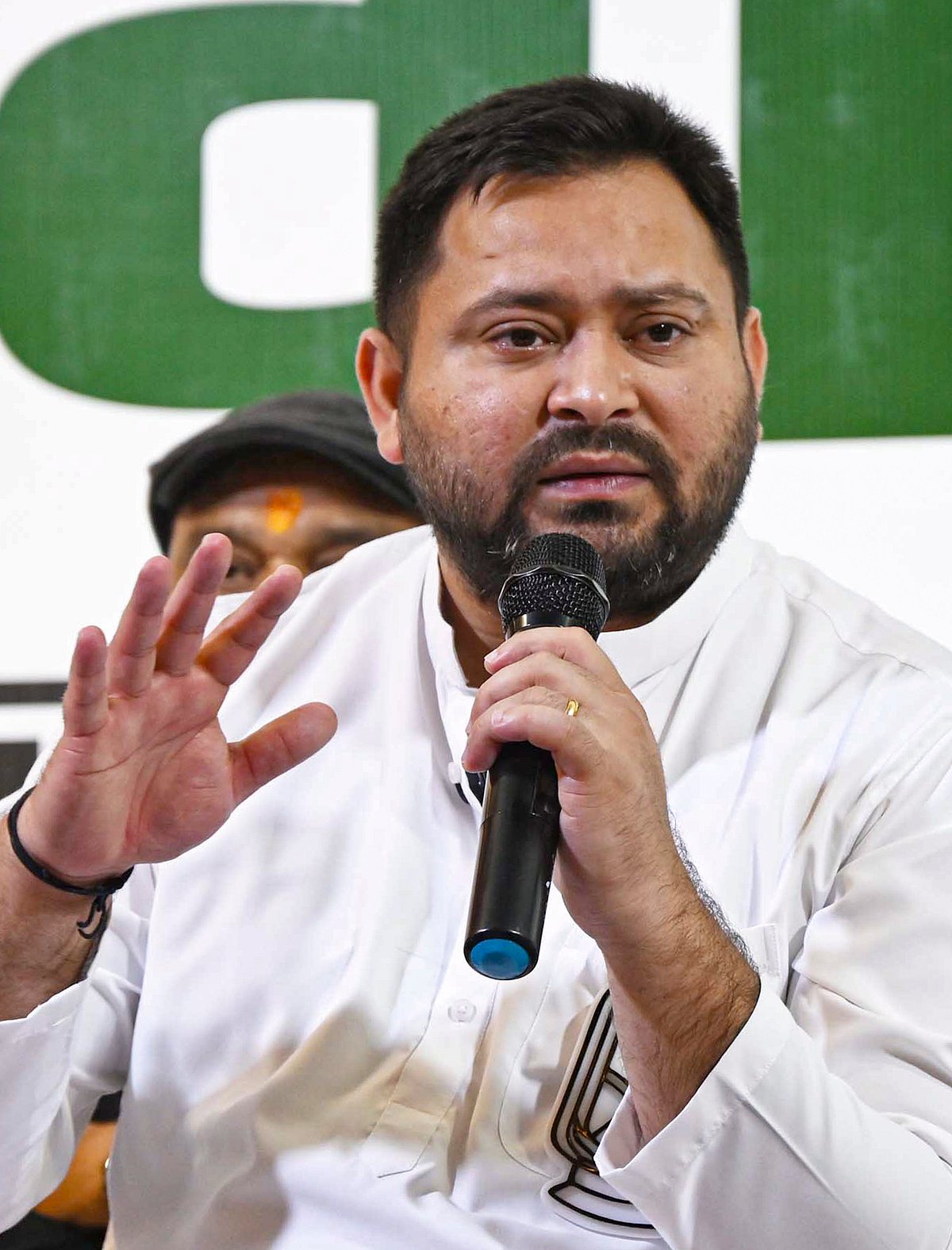 ಚುನಾವಣೆಯಲ್ಲಿ ಸೋಲಿಸಲು ಎನ್‌ಡಿಎಯಿಂದ ₹40,000 ಕೋಟಿ ವೆಚ್ಚ: ತೇಜಸ್ವಿ ಯಾದವ್‌