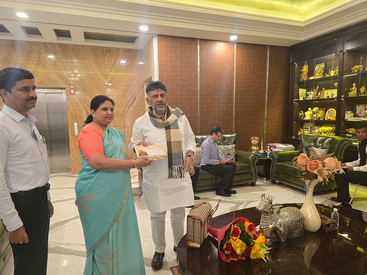 ಹಂಪಿ ಉತ್ಸವಕ್ಕೆ ಭರದ ಸಿದ್ಧತೆ: ಡಿ.ಕೆ.ಶಿವಕುಮಾರ್‌ಗೆ ಆಹ್ವಾನ ನೀಡಿದ ಡಿ.ಸಿ