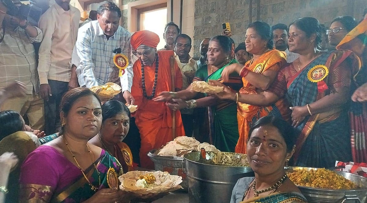 ಮುಂಡರಗಿ | ದುರಾಸೆಗಳಿಂದ ದೂರವಿರಿ: ತೋಂಟದ ಶ್ರೀ