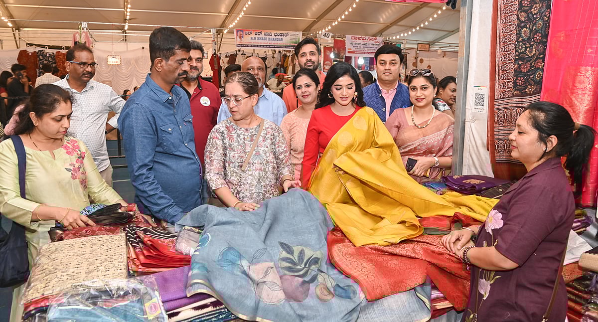 ಮೈಸೂರು ಸಂತೆಗೆ ಚಾಲನೆ: ಶಾಪಿಂಗ್ ಜೊತೆಗೆ ಮನರಂಜನೆ