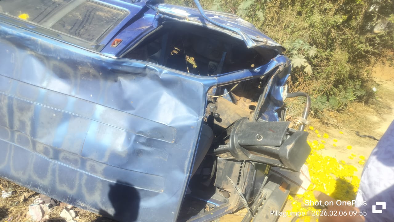 ಅಪಘಾತದಲ್ಲಿ ಕಾರು ನಜ್ಜುಗುಜ್ಜಾಗಿರುವುದು