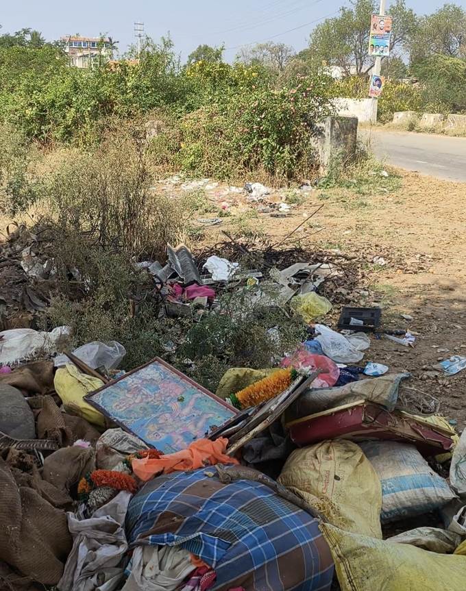 ಕುಣಿಗಲ್ ದೊಡ್ಡಕೆರೆ ವ್ಯಾಪ್ತಿಯಲ್ಲಿ ಸಂಗ್ರಹವಾಗಿರುವ ತ್ಯಾಜ್ಯಗಳು