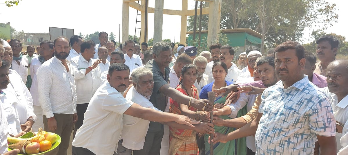 ಬೇತಮಂಗಲ | ಗ್ರಾಮೀಣ ಭಾಗದ ರಸ್ತೆಗಳ ಅಭಿವೃದ್ಧಿಗೆ ಒತ್ತು : ರೂಪಕಲಾ ಶಶಿಧರ್ 