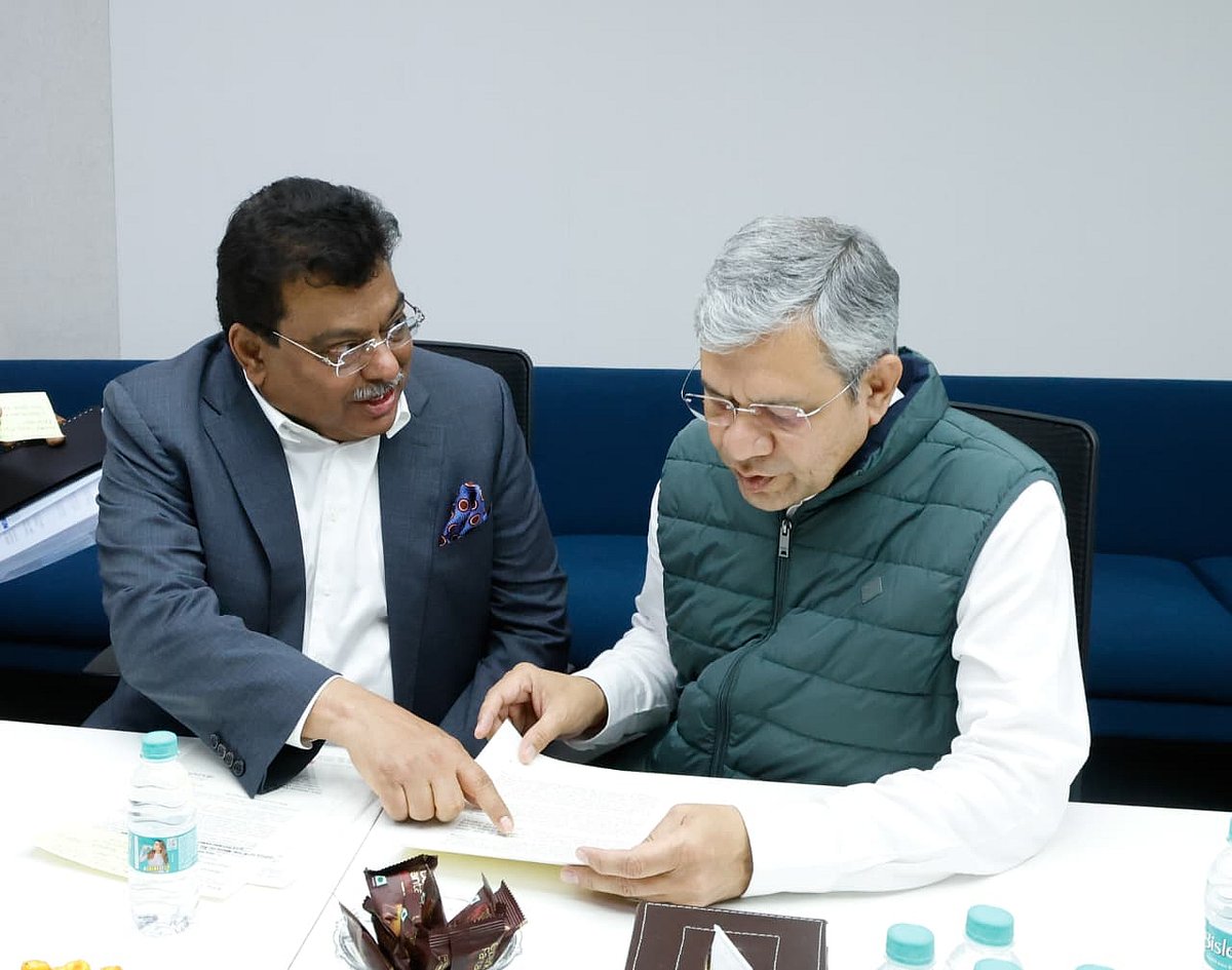 ರಾಜ್ಯಕ್ಕೆ ವಿಶೇಷ ರೈಲು ಮಂಜೂರು ಮಾಡುವಂತೆ ಕೇಂದ್ರ ಸಚಿವರಿಗೆ ಪಾಟೀಲ ಮನವಿ