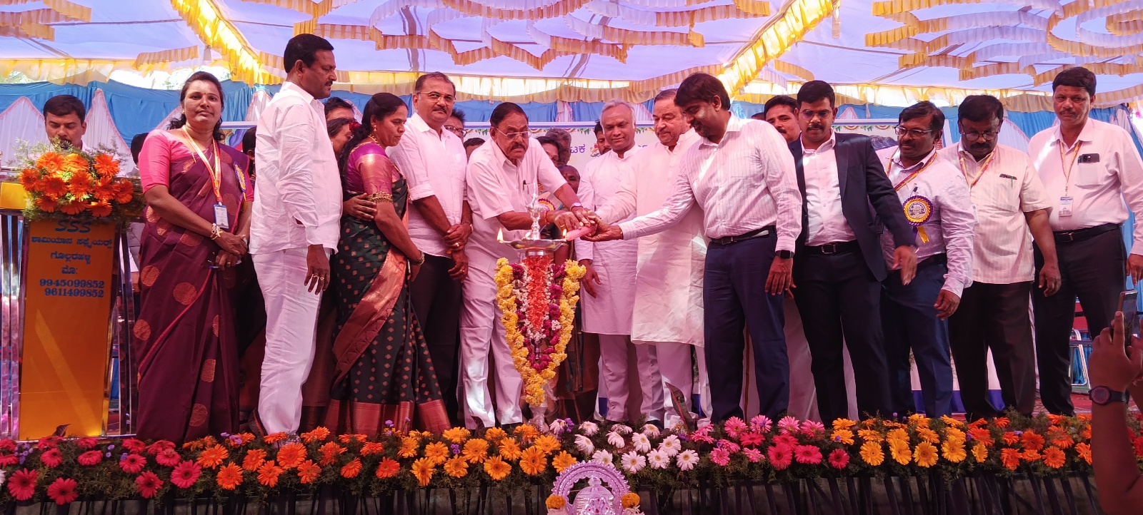 4ಇಪಿ : ಹೊನ್ನಾಳಿ ತಾಲ್ಲೂಕಿನ ಎಚ್.ಗೋಪಗೊಂಡನಹಳ್ಳಿ ಗ್ರಾಮದಲ್ಲಿ ನೂತನ ಗ್ರಾಪಂ ಕಟ್ಟಡ ಹಾಗೂ ಅಂಗನವಾಡಿ ಕೇಂದ್ರ ಕಟ್ಟಡದ ಉದ್ಘಾಟನಾ ಸಮಾರಂಭವನ್ನು ಸಚಿವ ಪ್ರಿಯಾಂಕ್ ಖರ್ಗೆ ಉದ್ಘಾಟಿಸಿದರು.