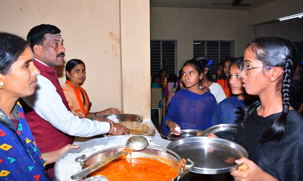 ಔರಾದ್ | ಸಂತಪೂರ ಶಾಲೆಯಲ್ಲಿ ಮಕ್ಕಳ ಹಕ್ಕುಗಳ ಆಯೋಗ ಅಧ್ಯಕ್ಷರ ವಾಸ್ತವ್ಯ 