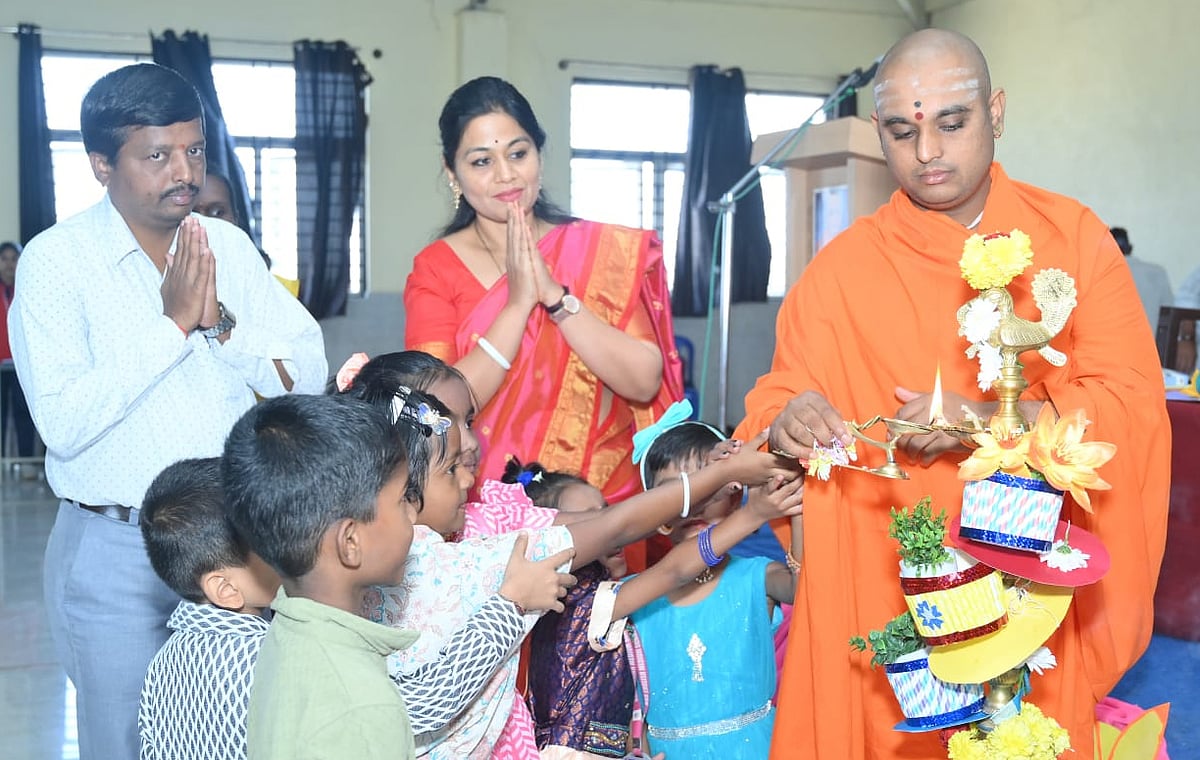 ಮಕ್ಕಳು ಆತ್ಮವಿಶ್ವಾಸ ಮೂಡಿಸಿಕೊಳ್ಳಬೇಕು: ನಾದಮಯಾನಂದನಾಥ ಸ್ವಾಮೀಜಿ 