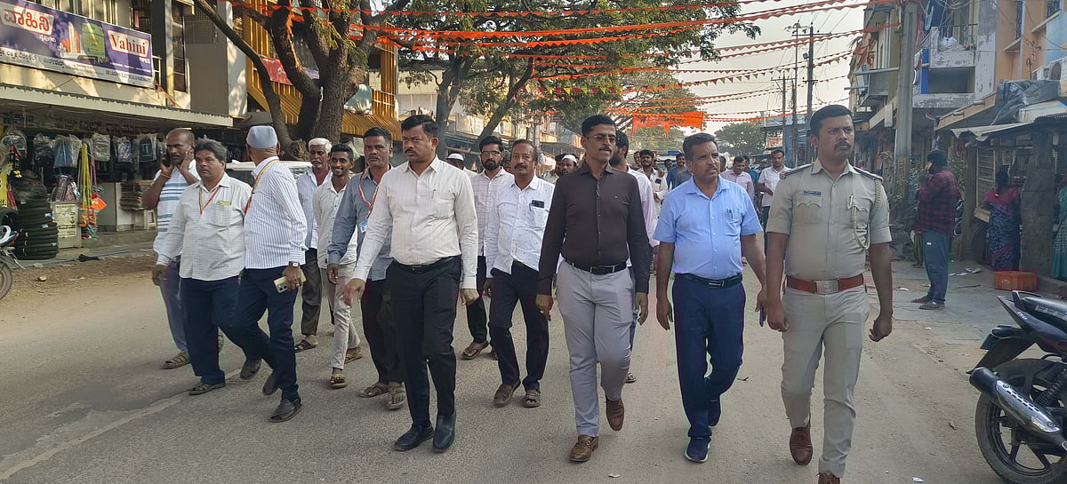 ಕೊಡಿಗೇನಹಳ್ಳಿ | ರಸ್ತೆಬದಿ ಅಂಗಡಿ ತೆರವಿಗೆ ಸೂಚನೆ