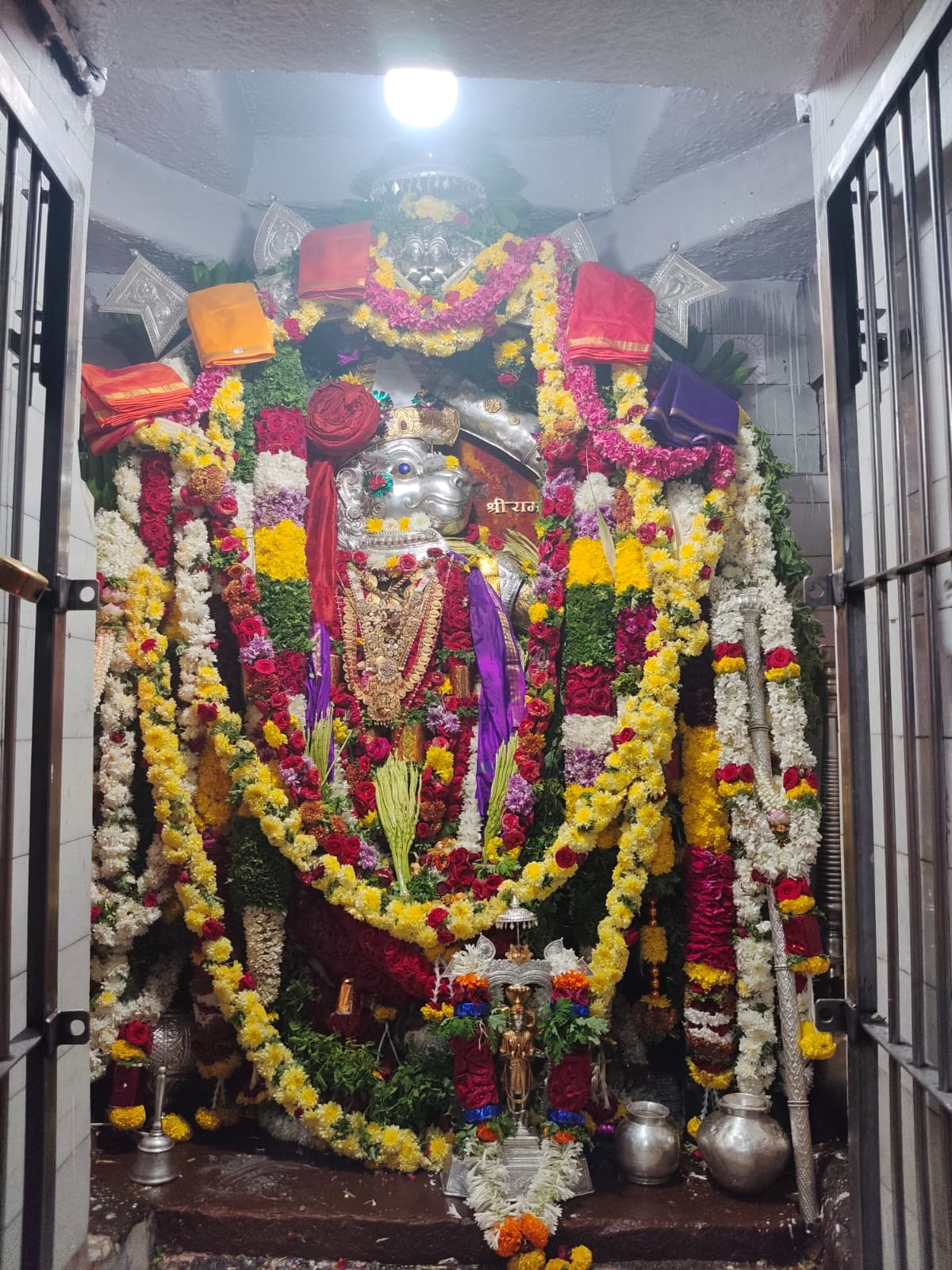 ಯಲಗೂರೇಶನಿಗೆ ಶನಿವಾರ ವಿಶೇಷ ಅಲಂಕಾರ ಮಾಡಲಾಗಿತ್ತು